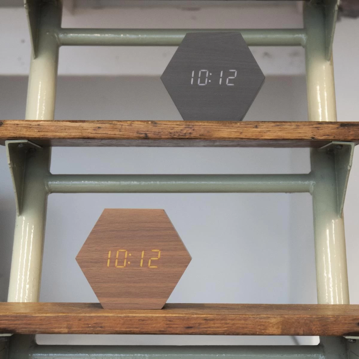 Karlsson Hexagon Wekker 13 X 11 Cm - Afbeelding 3